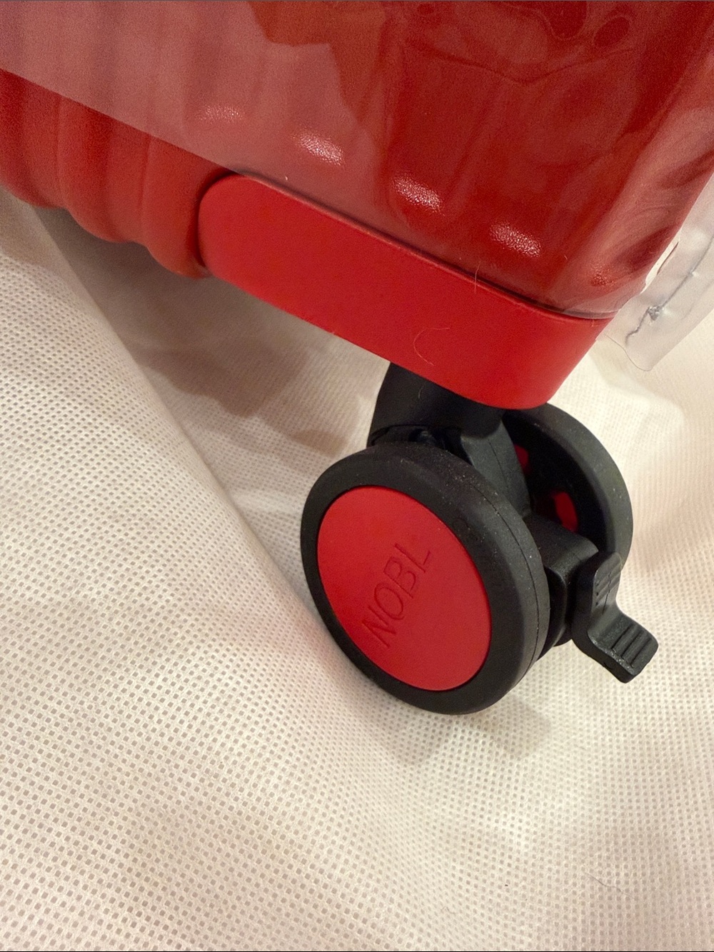 NOBL Red Hard-Shell Check In  Silver Trim 28 inch - Picture 5 of 8